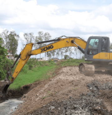 Prefeitura de Santa Helena intensifica limpeza de córregos em vários pontos da cidade